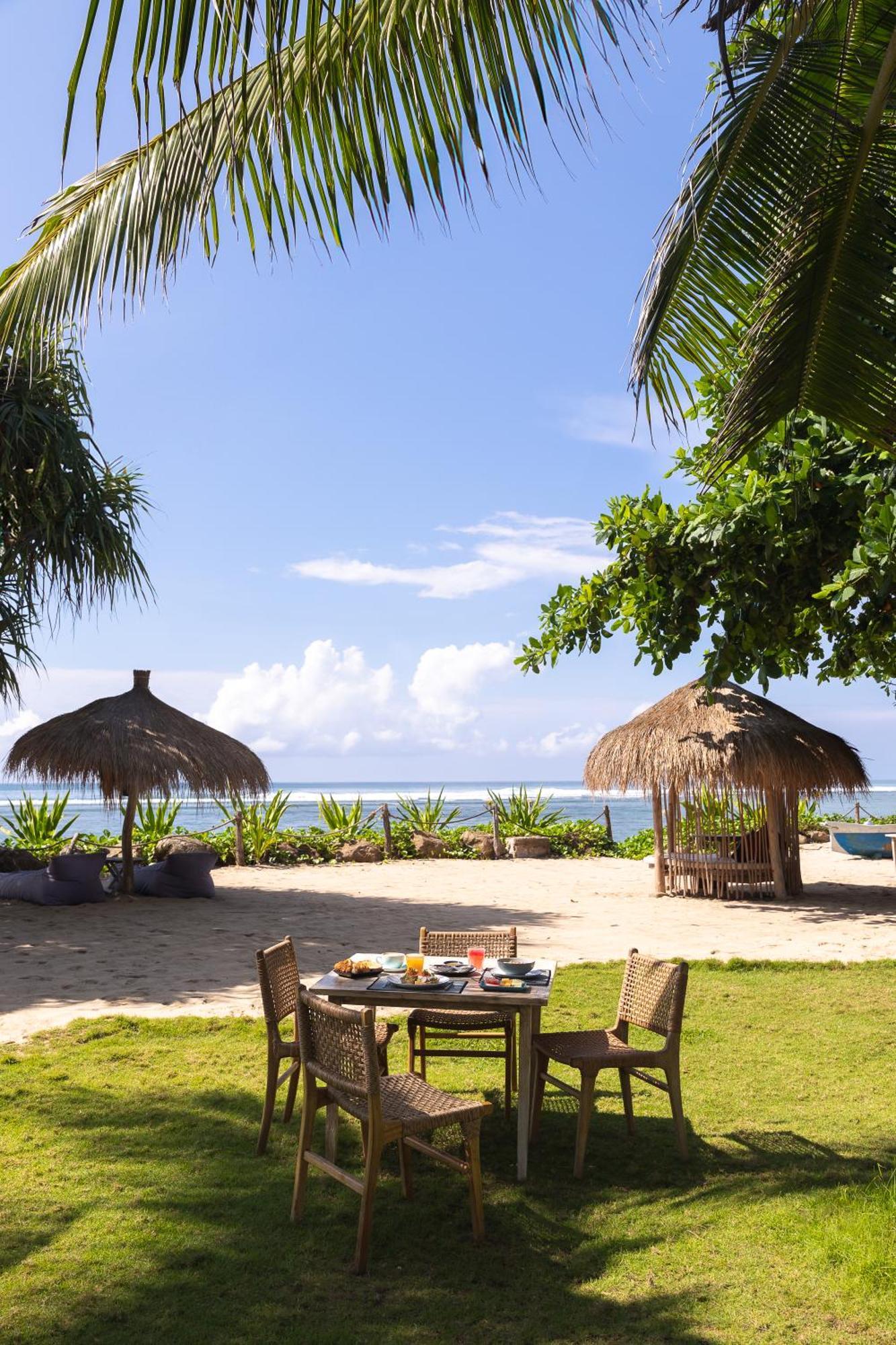 Segara Lombok Beach Resort Селонг Беланак Екстериор снимка